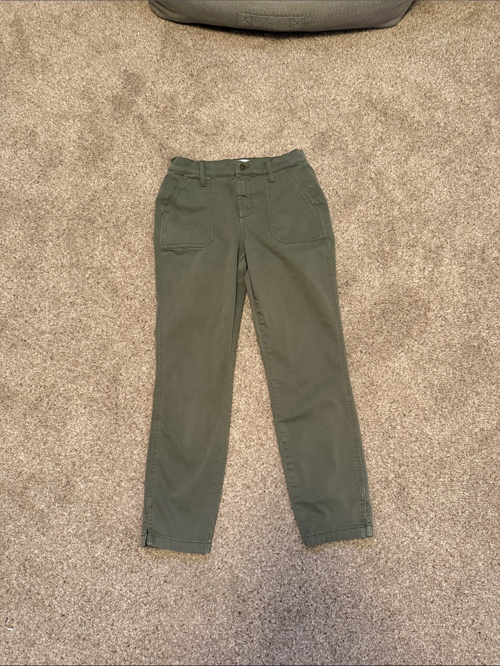 Evereve Olive Green Cropped Utility Pants